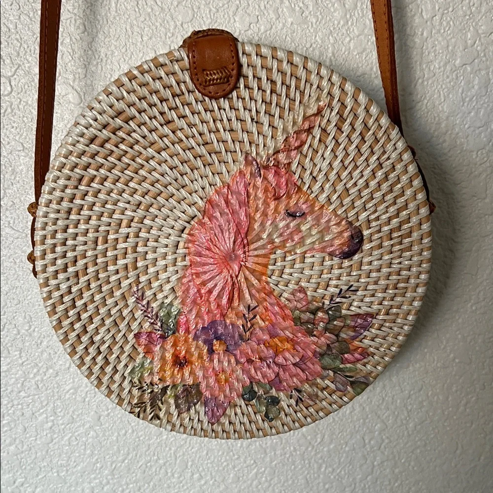 Naomi Savannah Round Woven Unicorn Crossbody Bag 25”arnd. the detail on unicorn😍 - Picture 1 of 8